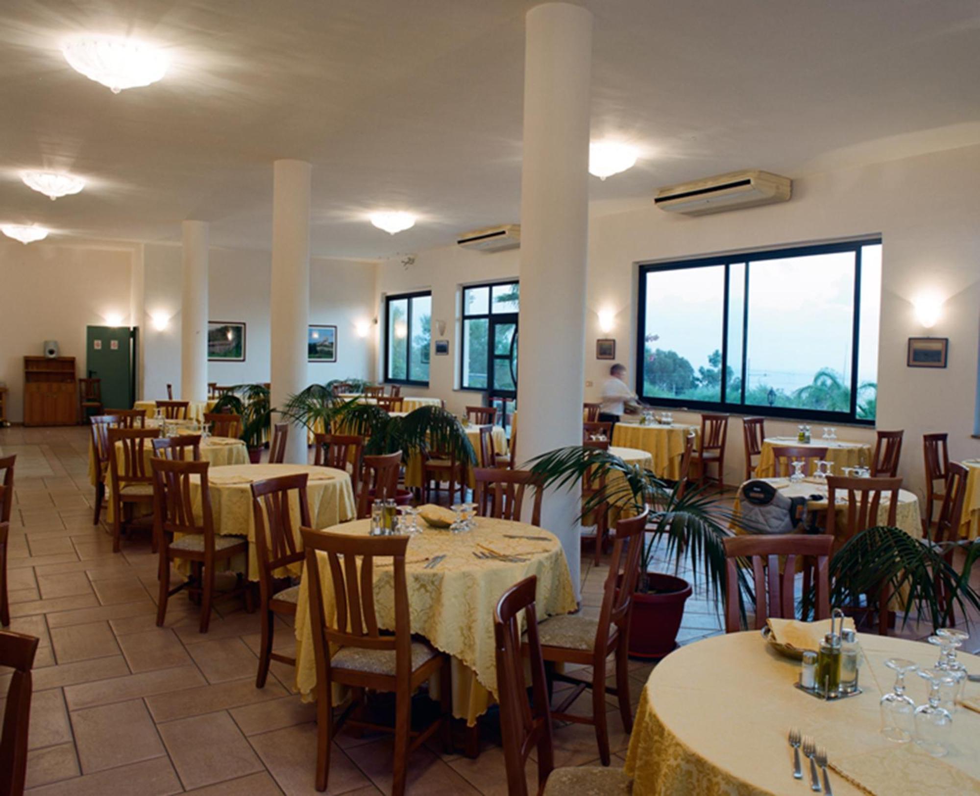 Villaggio Pineta Petto Bianco Capo Vaticano Luaran gambar