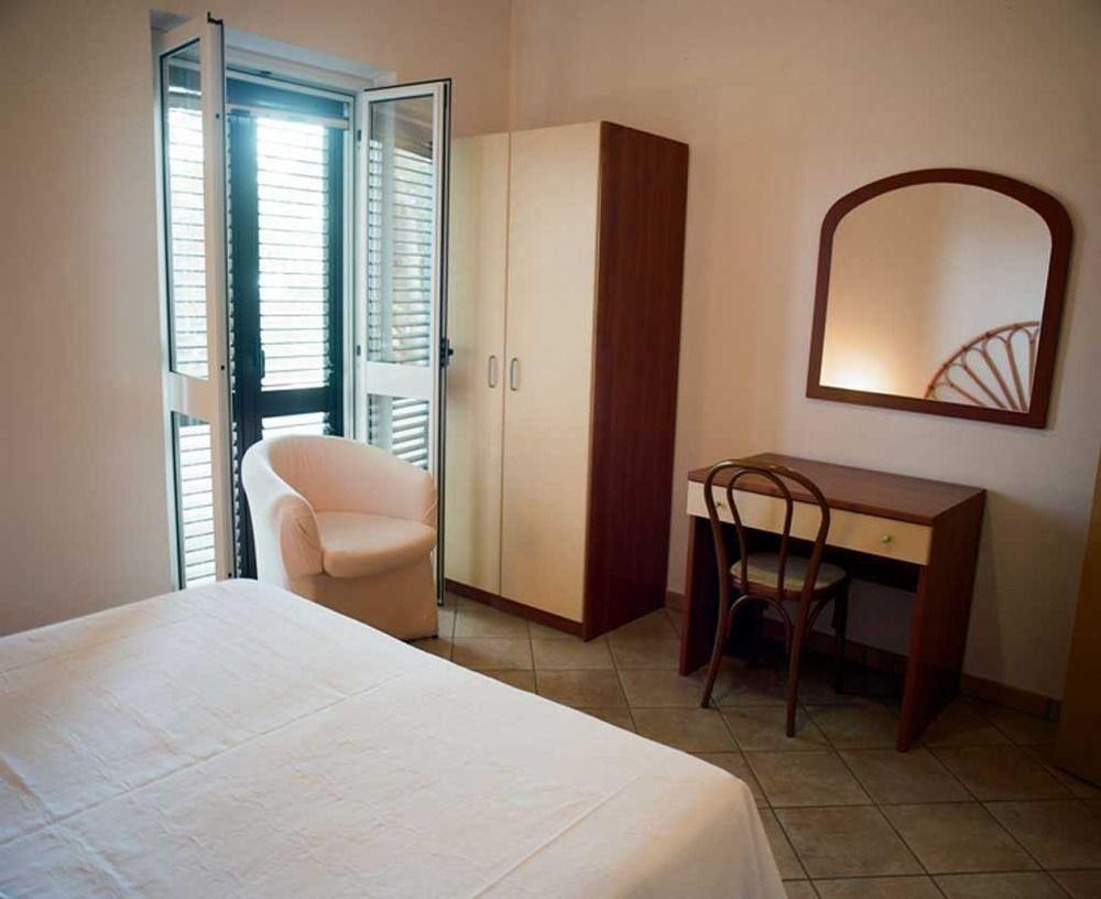 Villaggio Pineta Petto Bianco Capo Vaticano Luaran gambar