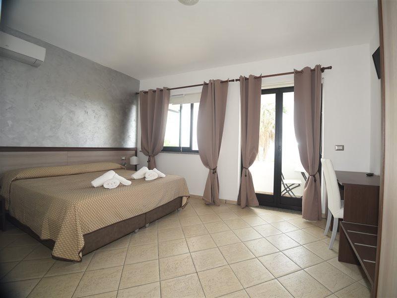 Villaggio Pineta Petto Bianco Capo Vaticano Luaran gambar